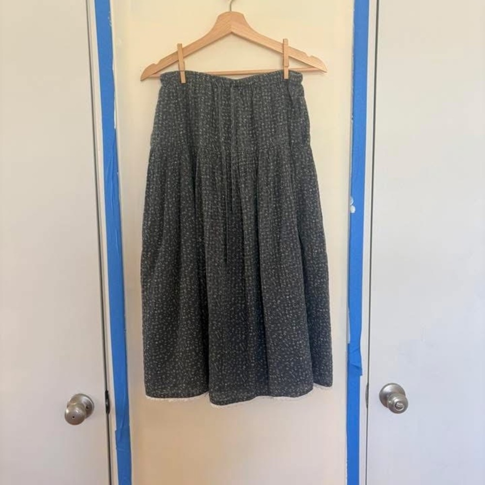 Chic Blue Floral Midi Skirt